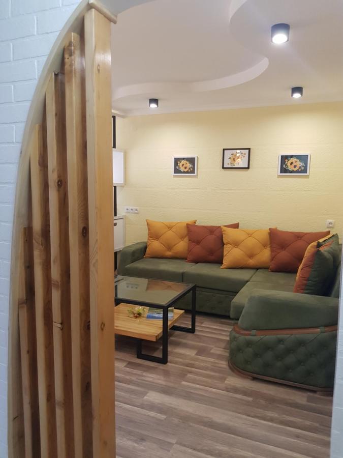 Relax Samtredia Exterior foto