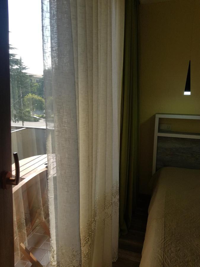 Relax Samtredia Exterior foto
