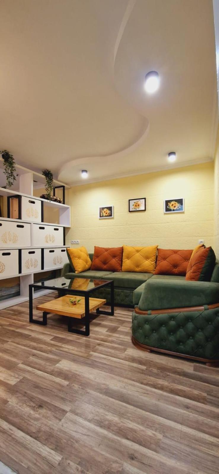 Relax Samtredia Exterior foto